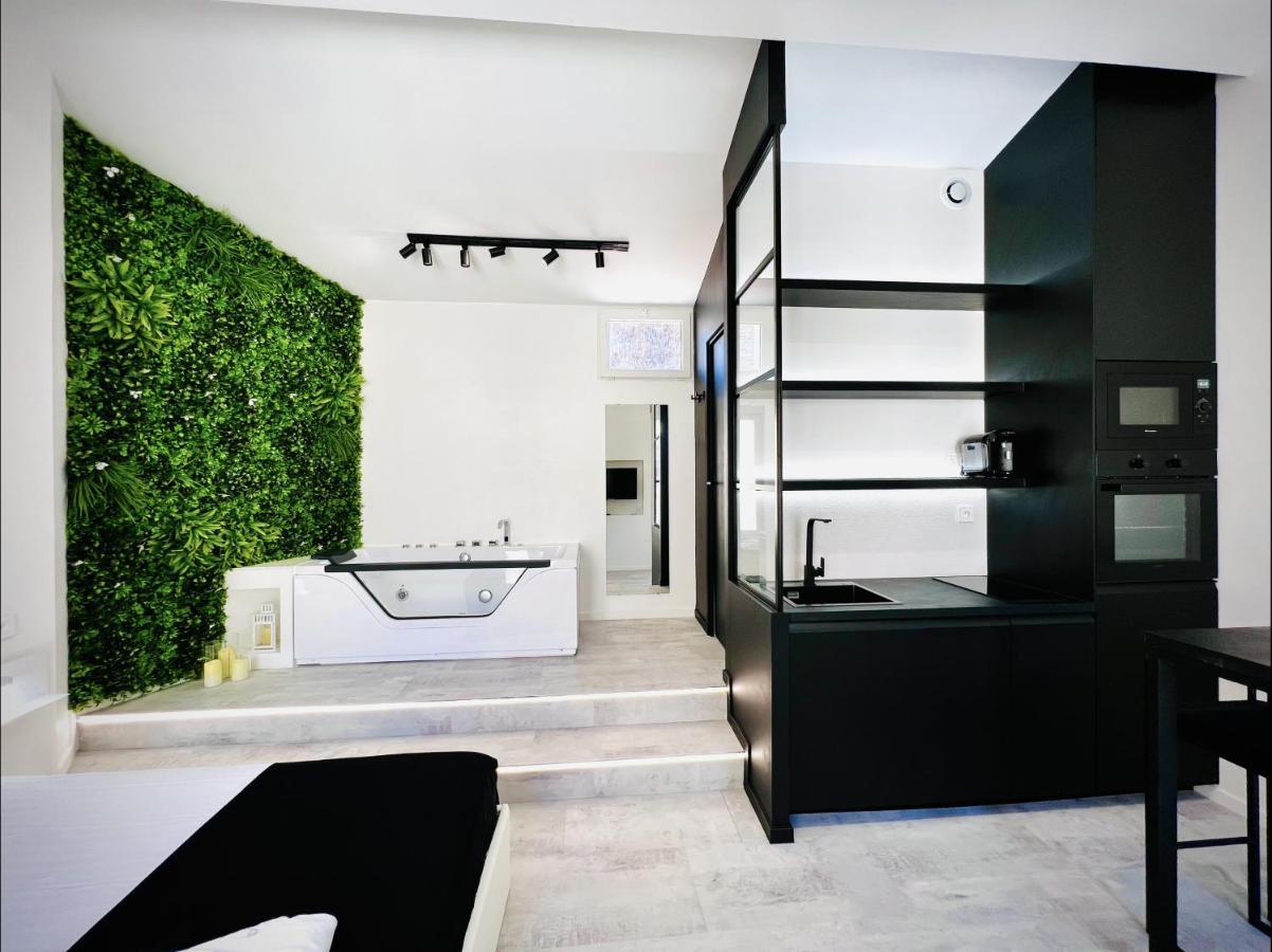 Apartment In The Avec Jacuzzi Privatif - Hyper Centre Montpellier