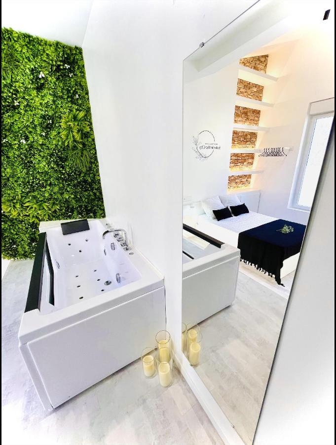 Apartment In The Avec Jacuzzi Privatif - Hyper Centre Montpellier