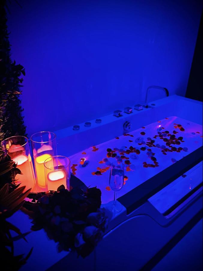 In The Avec Jacuzzi Privatif - Hyper Centre *